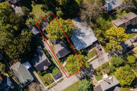 Tiny photo for 711 W ELM Street, Carbondale, IL 62901 (MLS # EB460263)