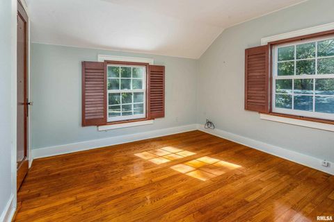 Tiny photo for 711 W ELM Street, Carbondale, IL 62901 (MLS # EB460263)