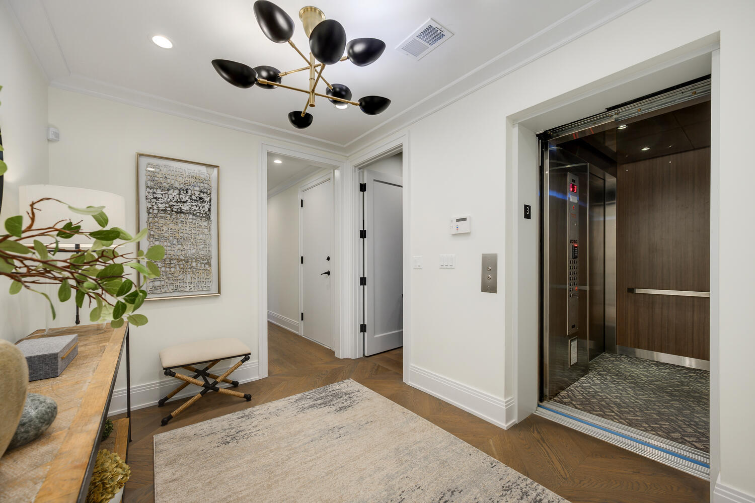 454 W Barry Avenue 3