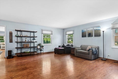 Tiny photo for 3 Whitehall Court, Buffalo Grove, IL 60089 (MLS # 12737579)