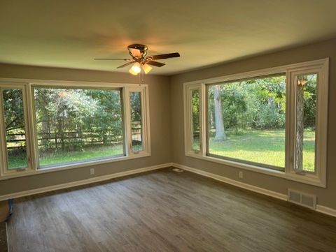 Tiny photo for 28450 N Shagbark Lane, Libertyville, IL 60048 (MLS # 12433809)