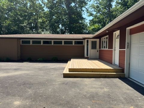 Tiny photo for 28450 N Shagbark Lane, Libertyville, IL 60048 (MLS # 12433809)