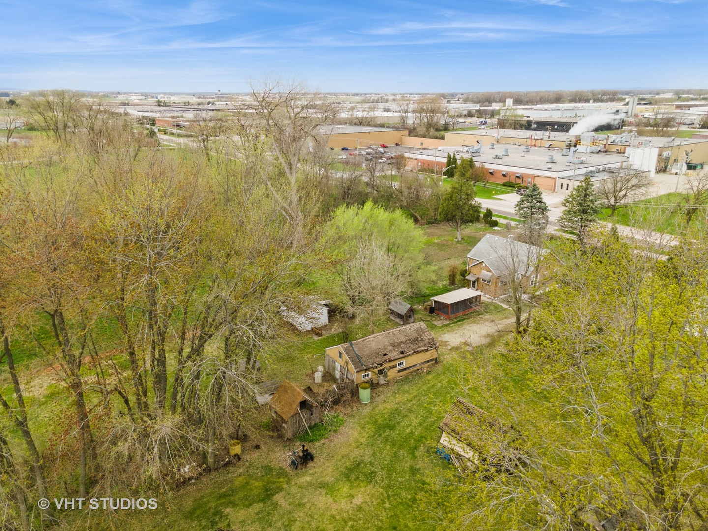 31W175 Hawthorne Lane
