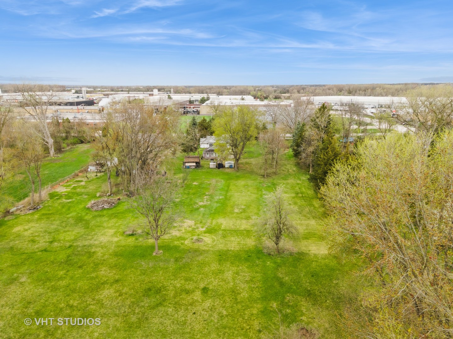 31W175 Hawthorne Lane