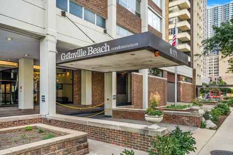 Tiny photo for 6171 N Sheridan Road #1804, Chicago, IL 60660 (MLS # 12620897)