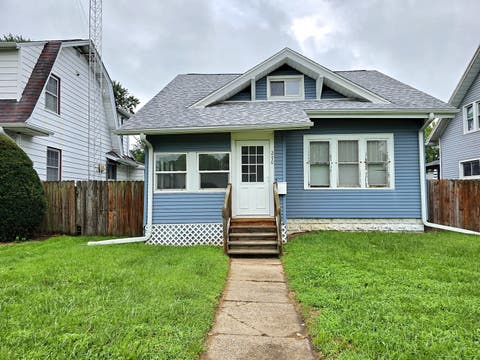 Tiny photo for 270 18th Place, Clinton, IA 52732 (MLS # 12722445)