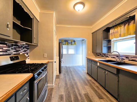 Tiny photo for 270 18th Place, Clinton, IA 52732 (MLS # 12722445)