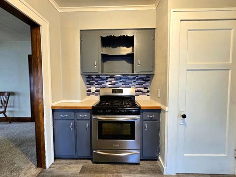 Tiny photo for 270 18th Place, Clinton, IA 52732 (MLS # 12722445)