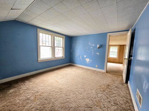 Tiny photo for 270 18th Place, Clinton, IA 52732 (MLS # 12722445)