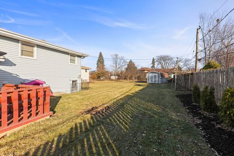 Tiny photo for 665 W Lake Manor Drive, Addison, IL 60101 (MLS # 12540517)