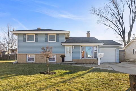 665 W Lake Manor Drive Addison IL 60101