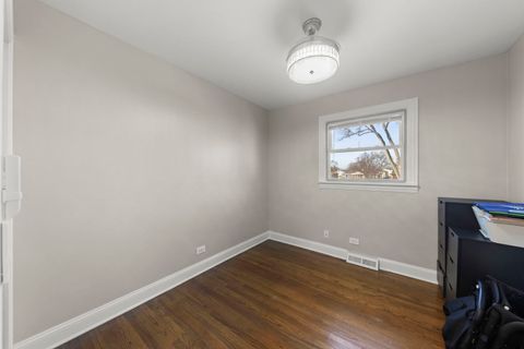 Tiny photo for 665 W Lake Manor Drive, Addison, IL 60101 (MLS # 12540517)