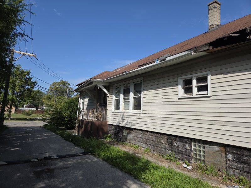 10243 S Lafayette Avenue