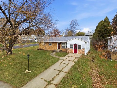Tiny photo for 1864 Revere Street, Freeport, IL 61032 (MLS # 12514994)
