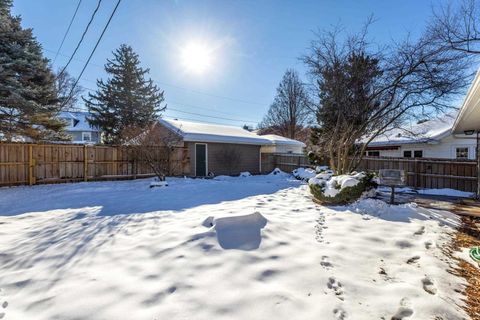 Tiny photo for 71 CRESTWOOD Terrace, Davenport, IA 52803 (MLS # 100000301)