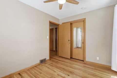 Tiny photo for 71 CRESTWOOD Terrace, Davenport, IA 52803 (MLS # 100000301)