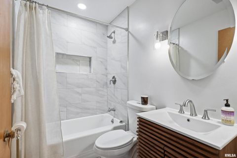 Tiny photo for 71 CRESTWOOD Terrace, Davenport, IA 52803 (MLS # 100000301)