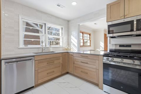 Tiny photo for 71 CRESTWOOD Terrace, Davenport, IA 52803 (MLS # 100000301)