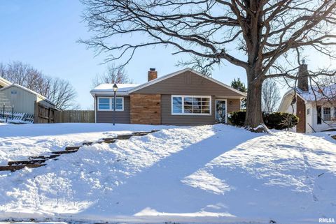 Tiny photo for 71 CRESTWOOD Terrace, Davenport, IA 52803 (MLS # 100000301)