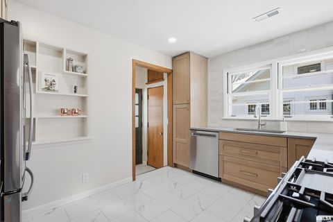 Tiny photo for 71 CRESTWOOD Terrace, Davenport, IA 52803 (MLS # 100000301)