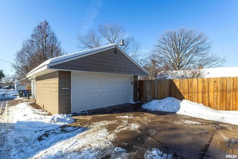 Tiny photo for 71 CRESTWOOD Terrace, Davenport, IA 52803 (MLS # 100000301)
