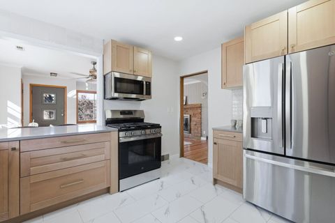 Tiny photo for 71 CRESTWOOD Terrace, Davenport, IA 52803 (MLS # 100000301)