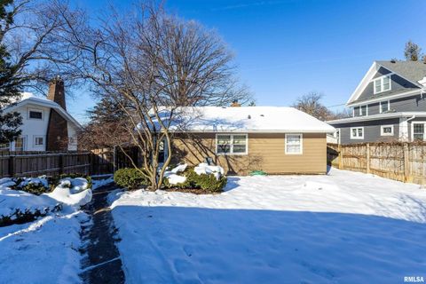 Tiny photo for 71 CRESTWOOD Terrace, Davenport, IA 52803 (MLS # 100000301)