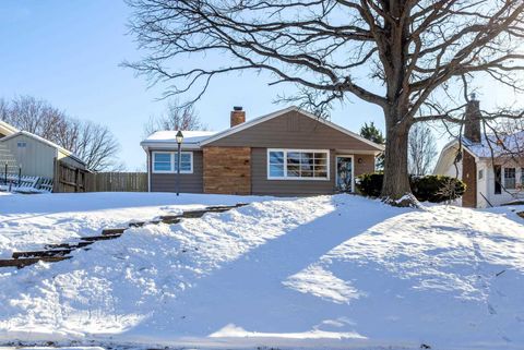 Tiny photo for 71 CRESTWOOD Terrace, Davenport, IA 52803 (MLS # 100000301)