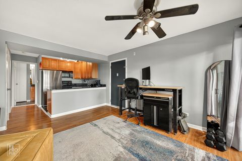 Tiny photo for 5801 Oakwood Drive #D, Lisle, IL 60532 (MLS # 12492212)