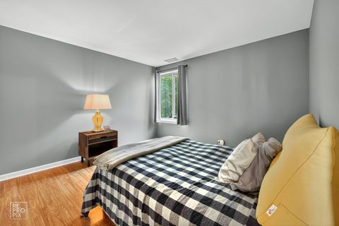 Tiny photo for 5801 Oakwood Drive #D, Lisle, IL 60532 (MLS # 12492212)