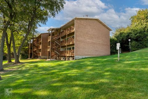 Photo of 5801 Oakwood Drive #D, Lisle, IL 60532 (MLS # 12492212)