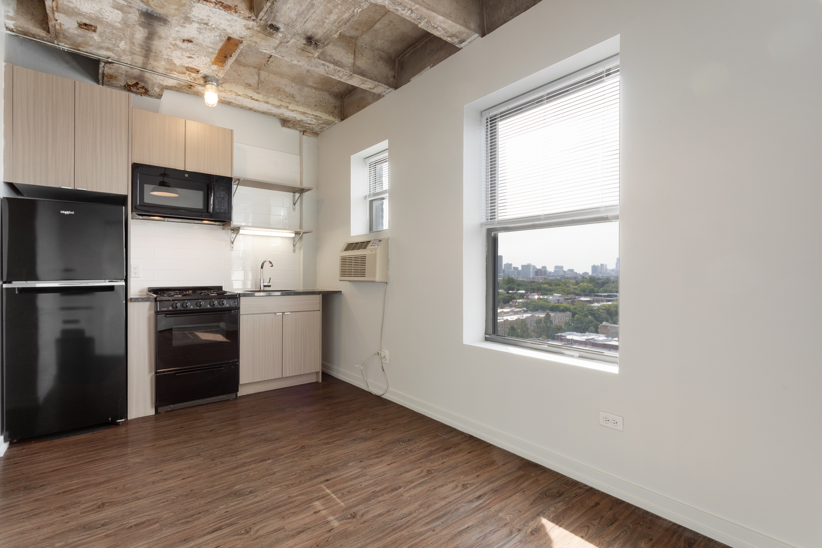 1325 W Wilson Avenue 905