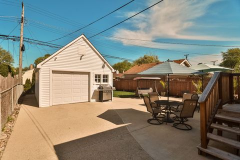 Tiny photo for 5121 N Nottingham Avenue, Chicago, IL 60656 (MLS # 12633847)