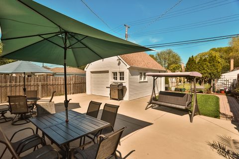Tiny photo for 5121 N Nottingham Avenue, Chicago, IL 60656 (MLS # 12633847)