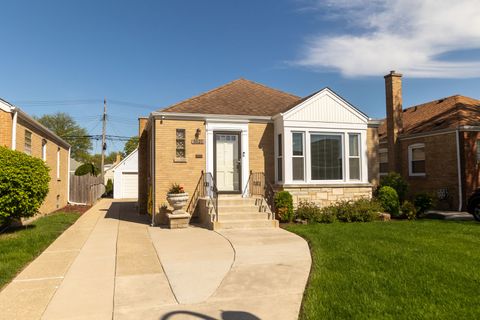 Photo of 5121 N Nottingham Avenue, Chicago, IL 60656 (MLS # 12633847)