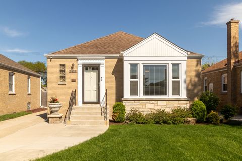 Tiny photo for 5121 N Nottingham Avenue, Chicago, IL 60656 (MLS # 12633847)