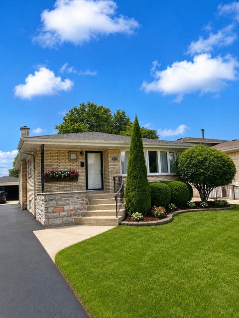 Tiny photo for 10828 S Kilbourn Avenue, Oak Lawn, IL 60453 (MLS # 12690097)