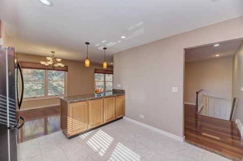 Tiny photo for 182 Lockwood Lane, Bloomingdale, IL 60108 (MLS # 12572565)