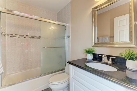 Tiny photo for 182 Lockwood Lane, Bloomingdale, IL 60108 (MLS # 12572565)