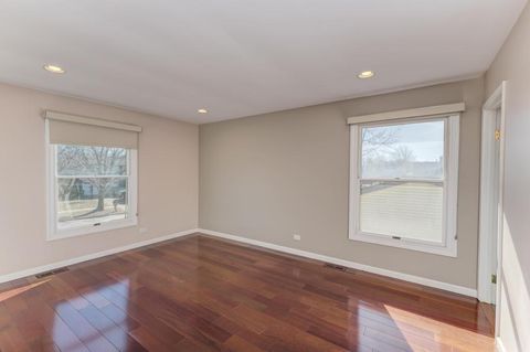 Tiny photo for 182 Lockwood Lane, Bloomingdale, IL 60108 (MLS # 12572565)
