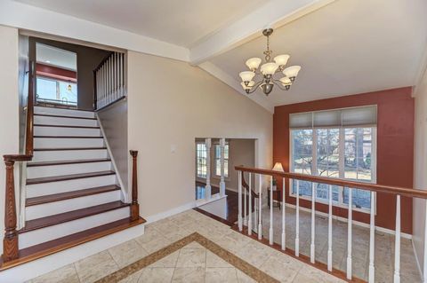 Tiny photo for 182 Lockwood Lane, Bloomingdale, IL 60108 (MLS # 12572565)