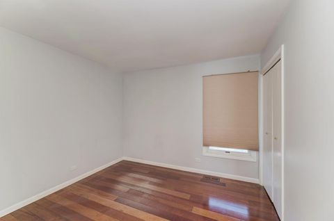 Tiny photo for 182 Lockwood Lane, Bloomingdale, IL 60108 (MLS # 12572565)