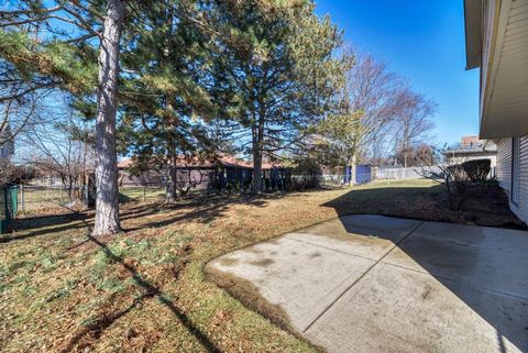 Tiny photo for 182 Lockwood Lane, Bloomingdale, IL 60108 (MLS # 12572565)