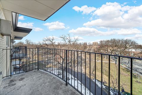 Tiny photo for 4572 N Milwaukee Avenue #5H, Chicago, IL 60630 (MLS # 12566778)