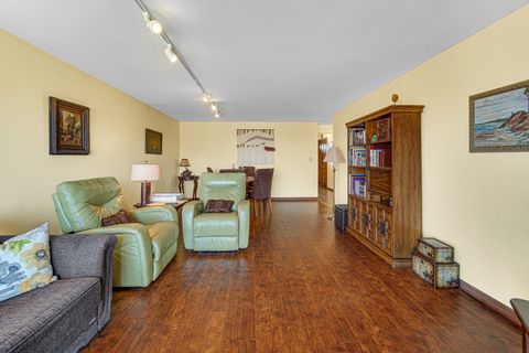 Tiny photo for 4572 N Milwaukee Avenue #5H, Chicago, IL 60630 (MLS # 12566778)