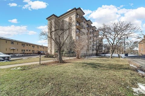 Tiny photo for 4572 N Milwaukee Avenue #5H, Chicago, IL 60630 (MLS # 12566778)