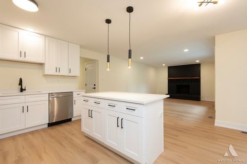 Tiny photo for 910 College Avenue, Matteson, IL 60443 (MLS # 12709401)