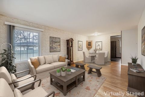 Tiny photo for 2107 Kirchoff Road, Rolling Meadows, IL 60008 (MLS # 12535290)