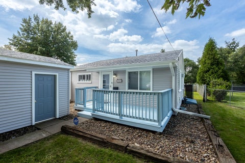 Tiny photo for 915 42nd Street, Moline, IL 61265 (MLS # 12740260)