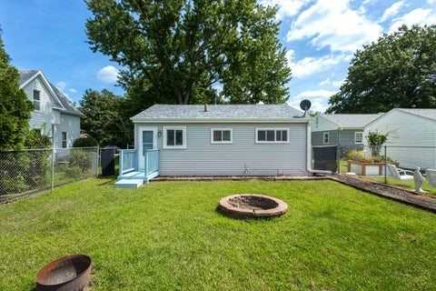 Tiny photo for 915 42nd Street, Moline, IL 61265 (MLS # 12740260)
